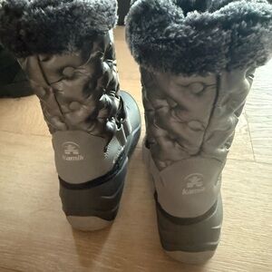 Kamik Girls Gray Insulated Winter Boots with Faux Fur Collar